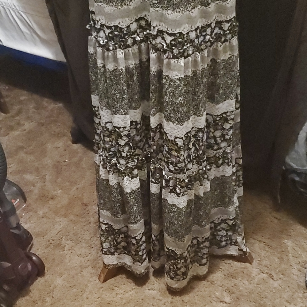 Dress - Picture 2 of 5